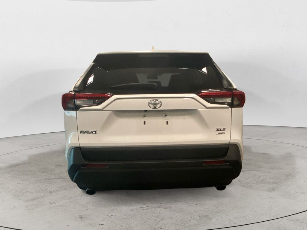 2023 Toyota RAV4 XLE photo 4
