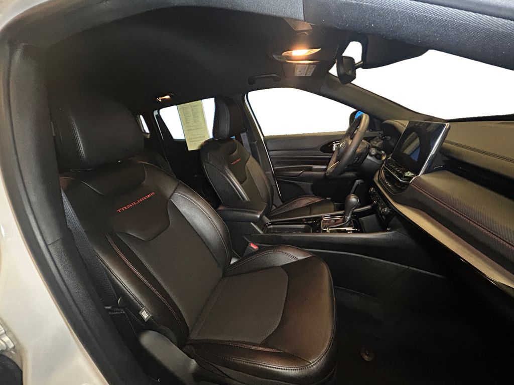 2025 Jeep Compass Trailhawk - Photo 15