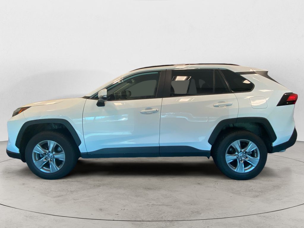 2024 Toyota RAV4 XLE photo 2
