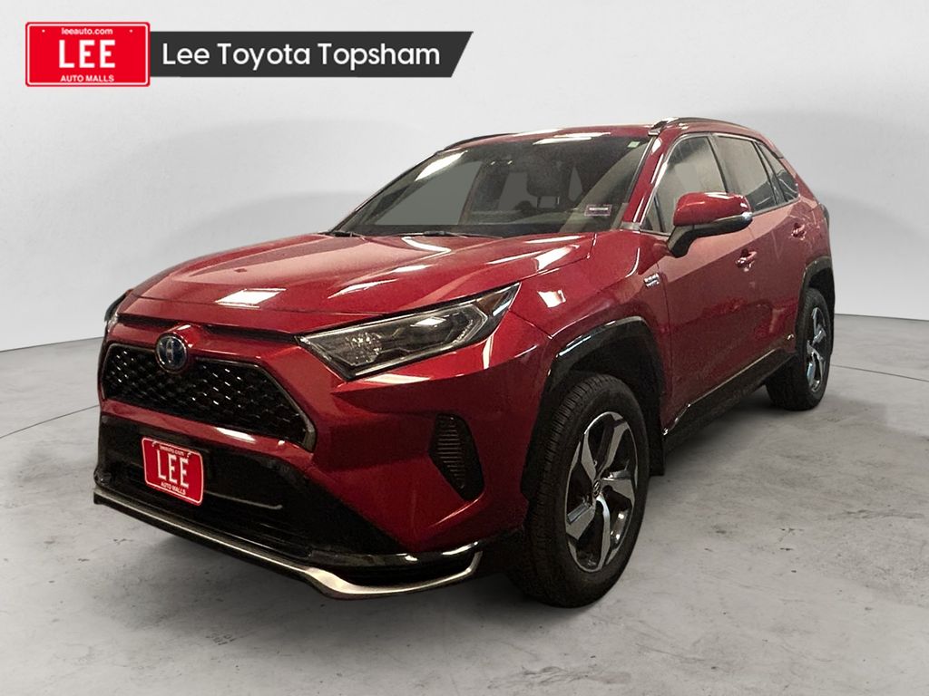 2021 Toyota RAV4 SE's photo