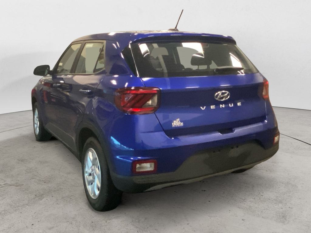 2023 Hyundai Venue SE photo 2