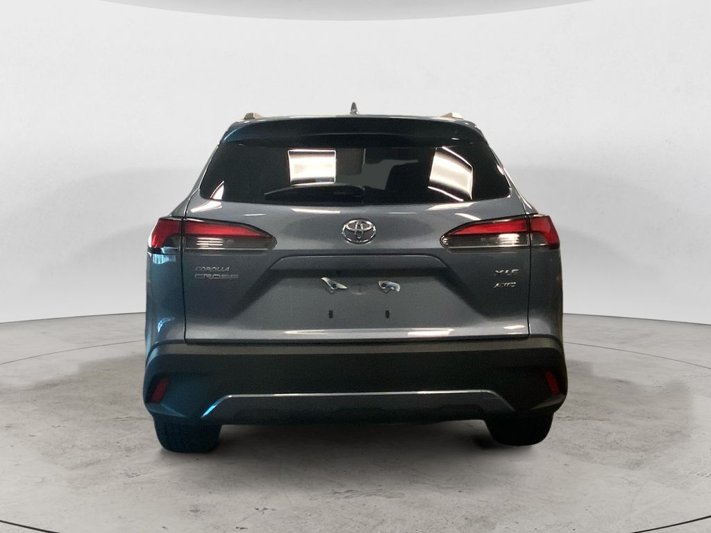2024 Toyota Corolla Cross XLE photo 4