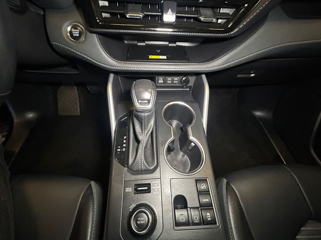 2025 Toyota Highlander XSE - Photo 11