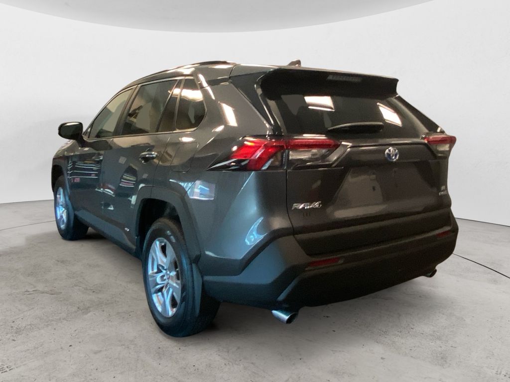 2022 Toyota RAV4 Hybrid LE photo 3
