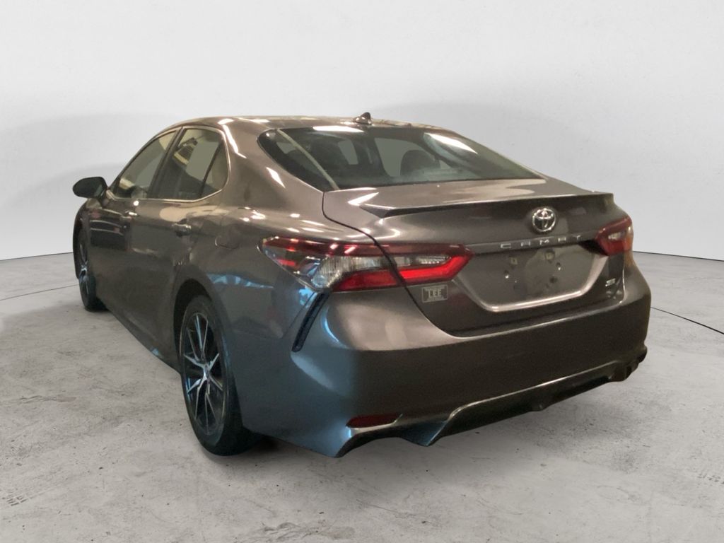 2023 Toyota Camry SE photo 3