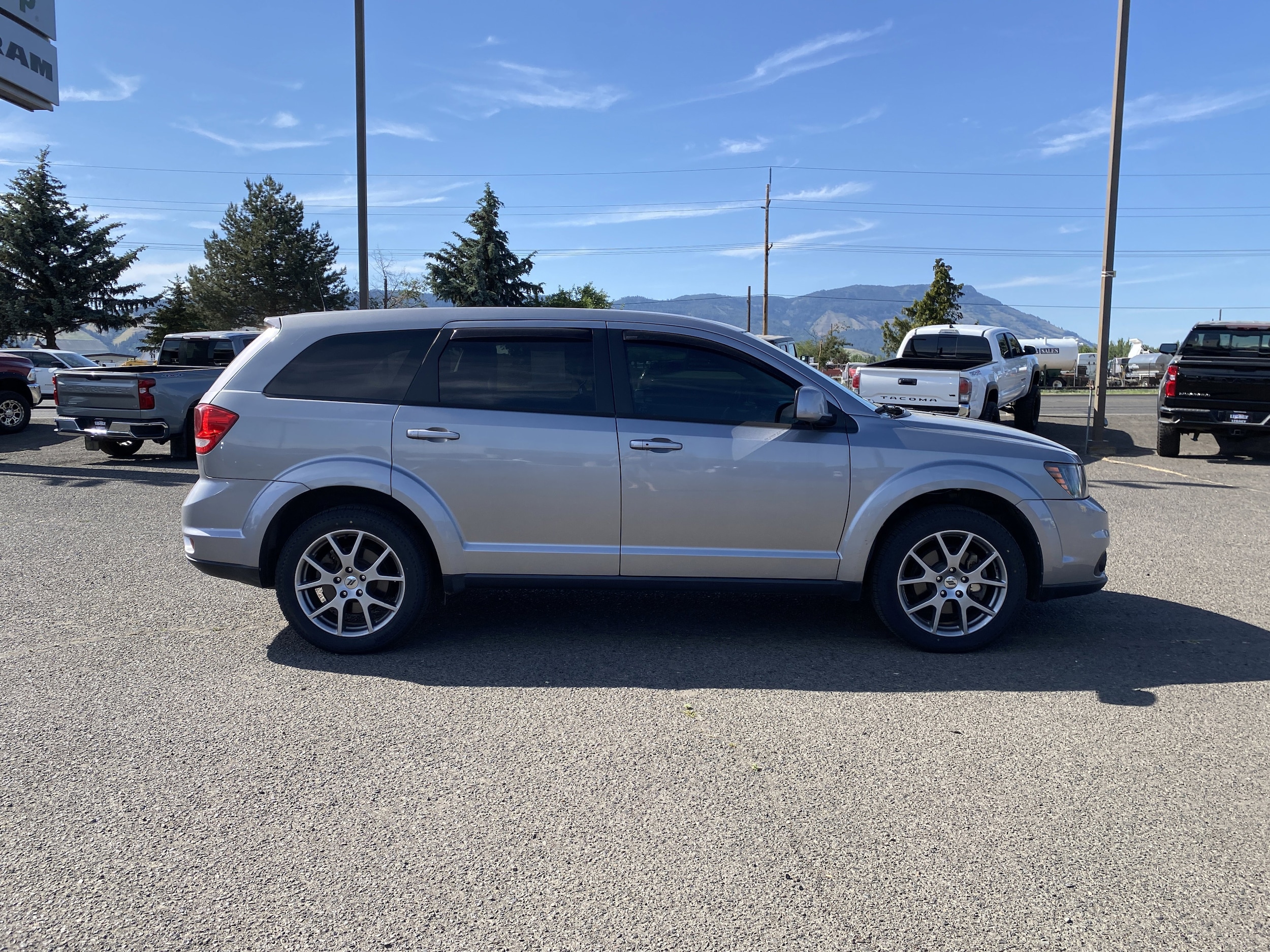Used 2019 Dodge Journey GT with VIN 3C4PDDEG8KT745729 for sale in Island City, OR