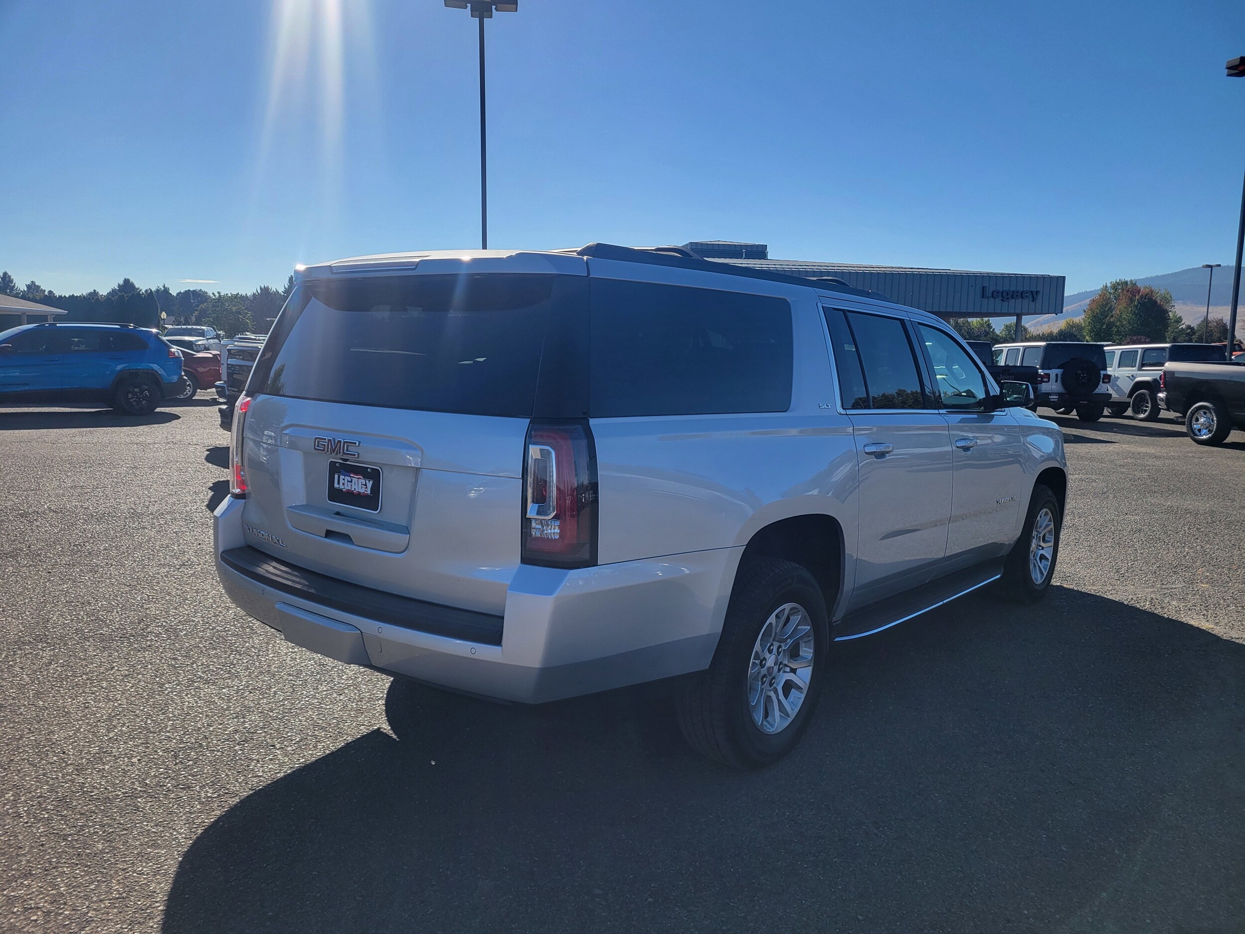 2019 Gmc Yukon XL SLT photo 3