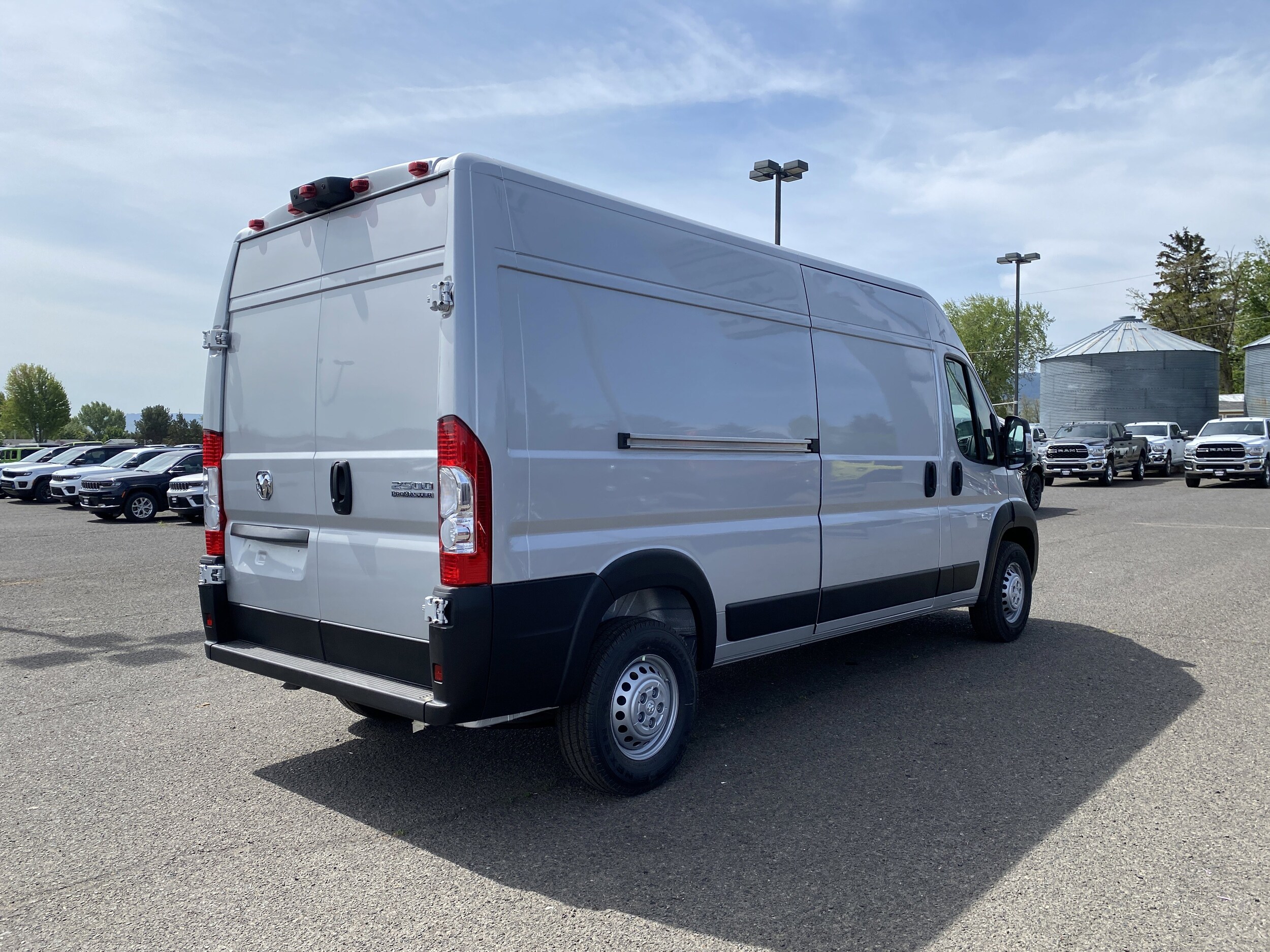 2025 Ram ProMaster 2500 Cargo Van photo 3