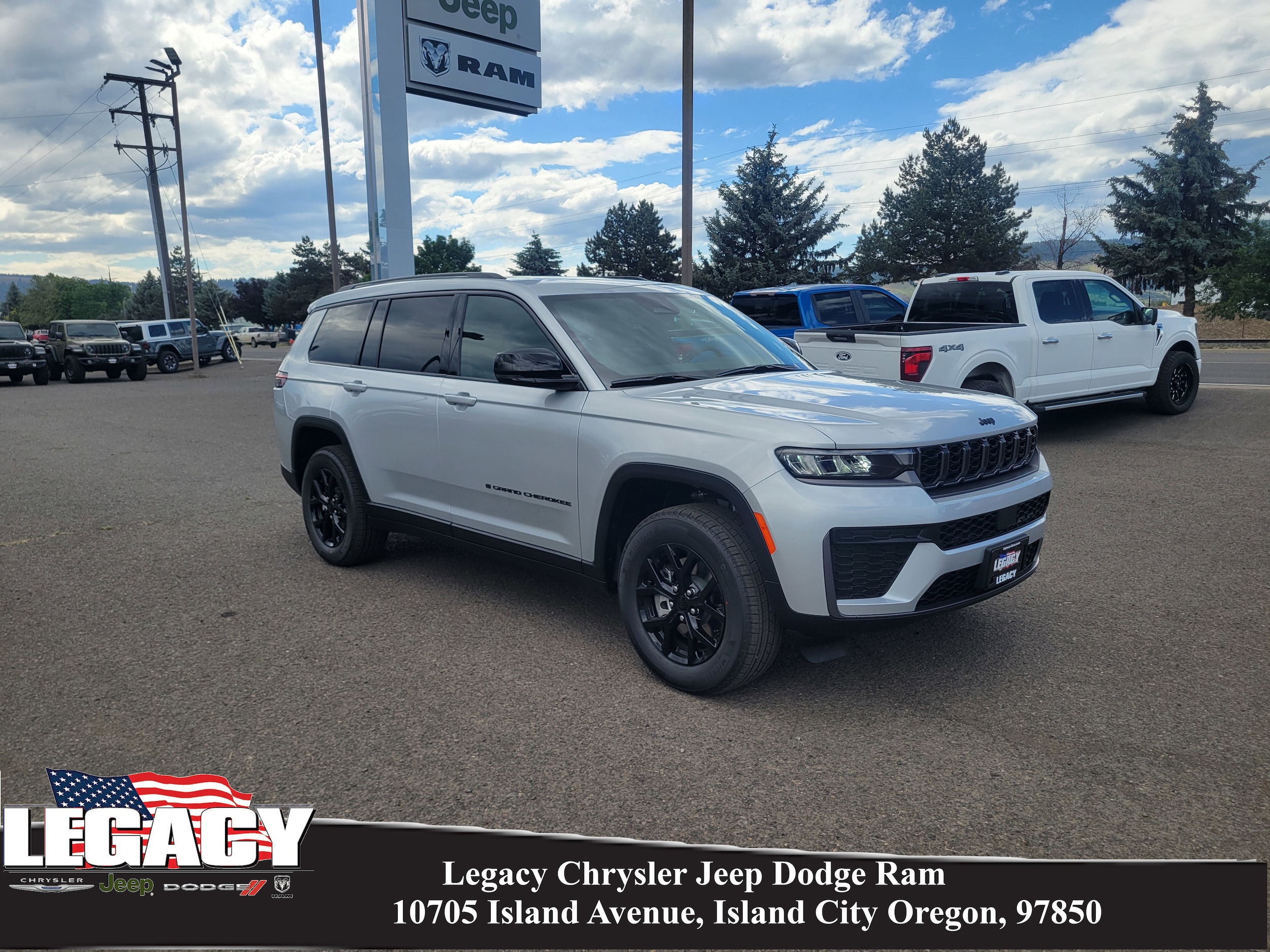 2026 Jeep Grand Cherokee L Laredo Altitude 4x4's photo