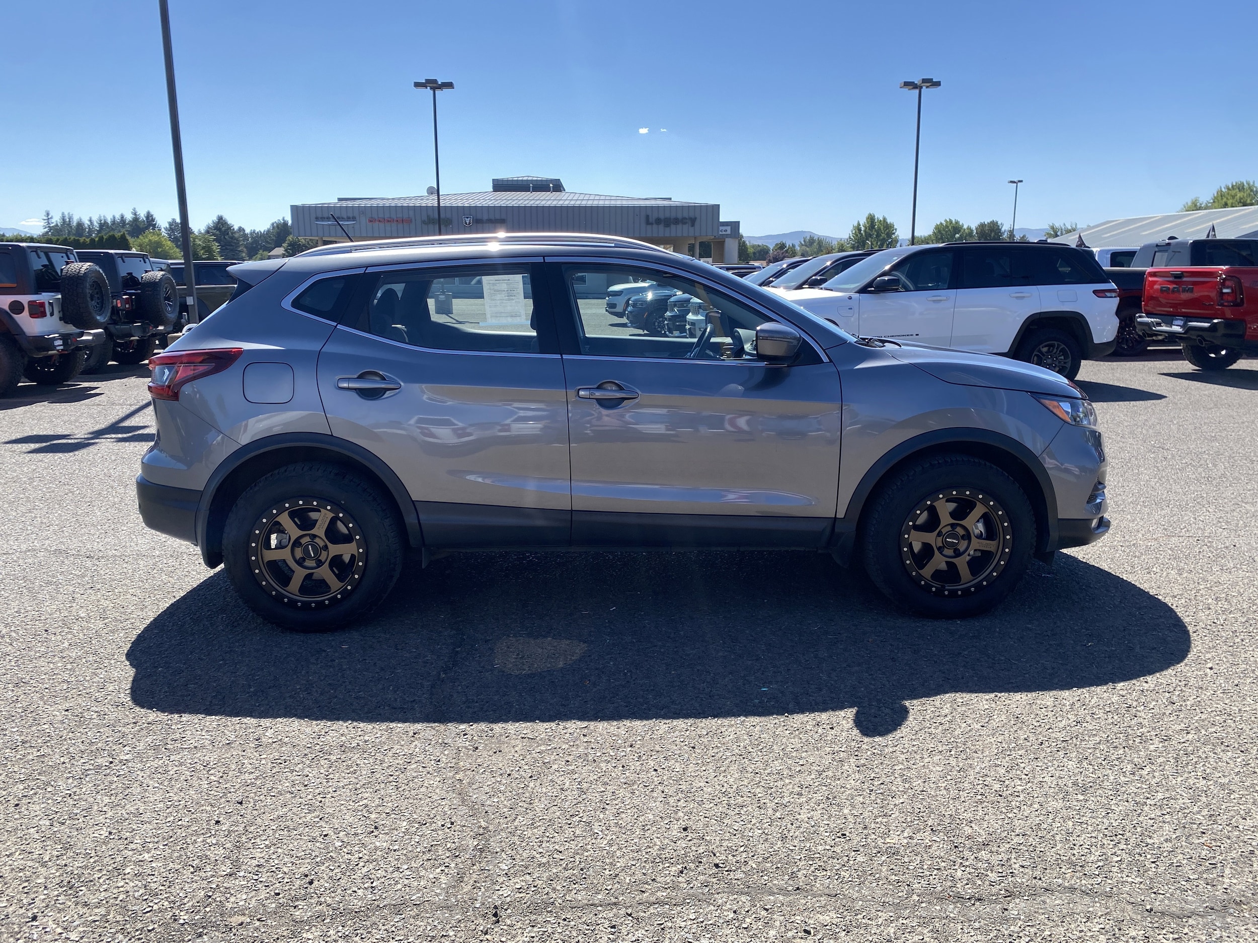 Used 2021 Nissan Rogue Sport SV with VIN JN1BJ1BV3MW567264 for sale in Island City, OR