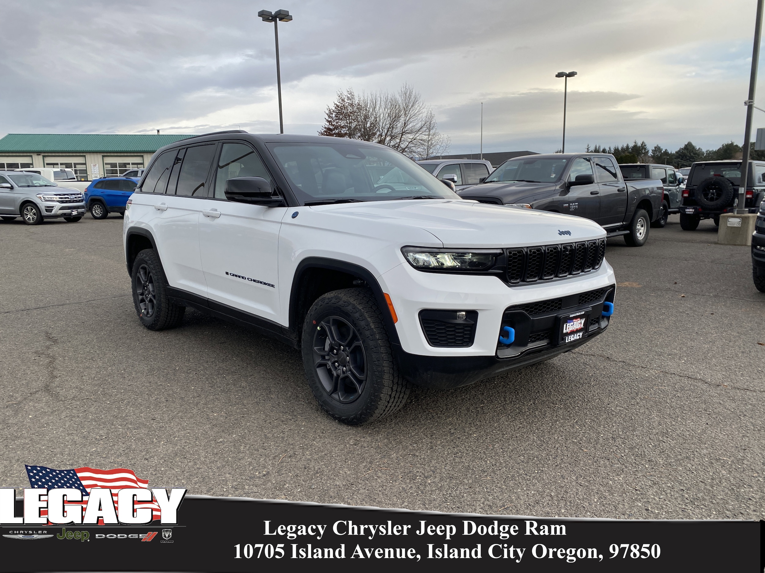 2025 Jeep Grand Cherokee Trailhawk 4xe 4x4's photo