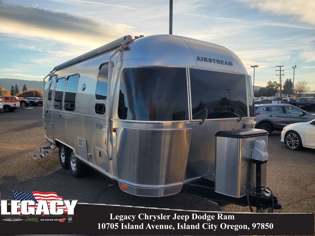 Used 2019 Airstream Flying Cloud 23FB