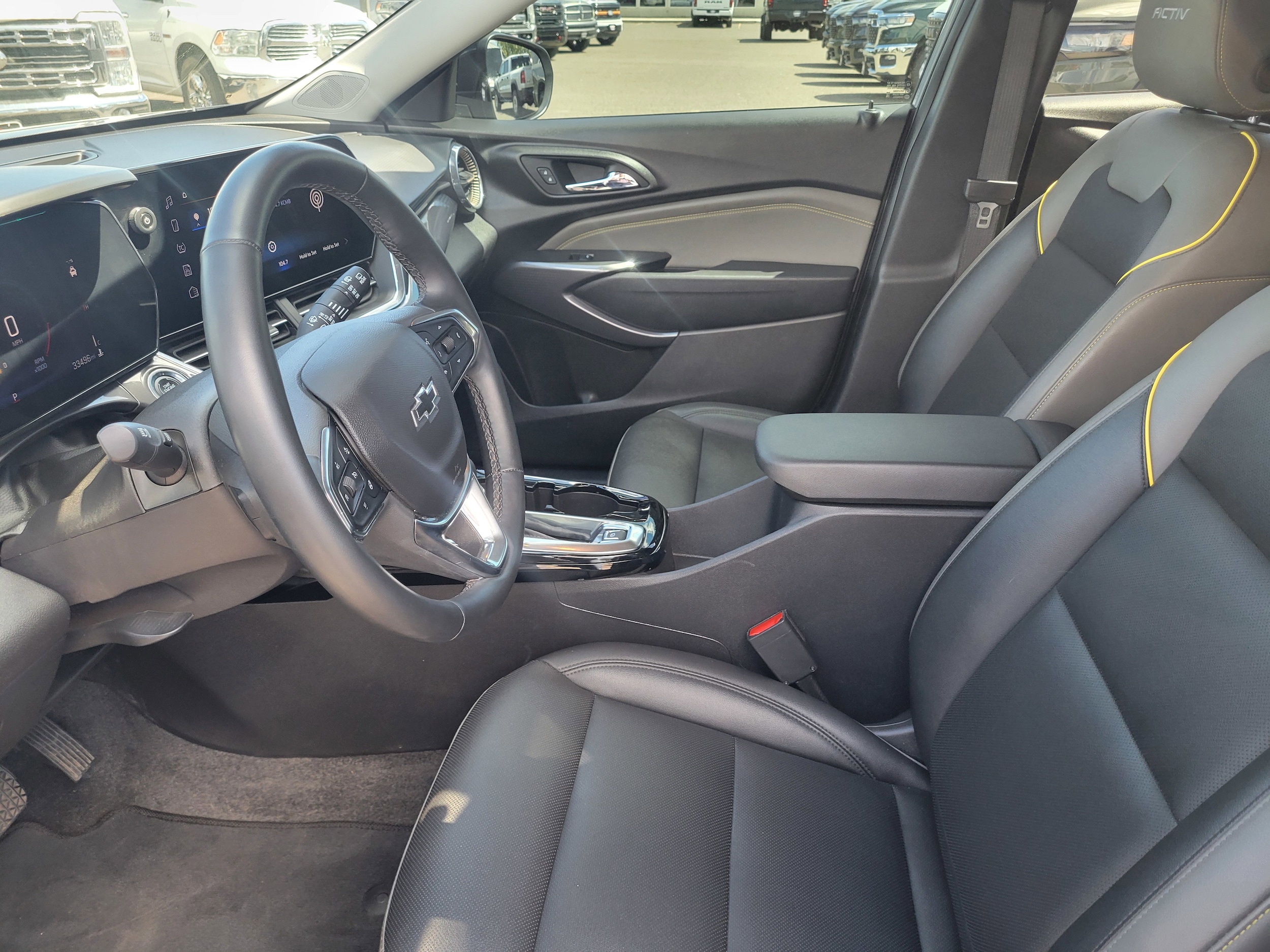 View vehicle photo 7