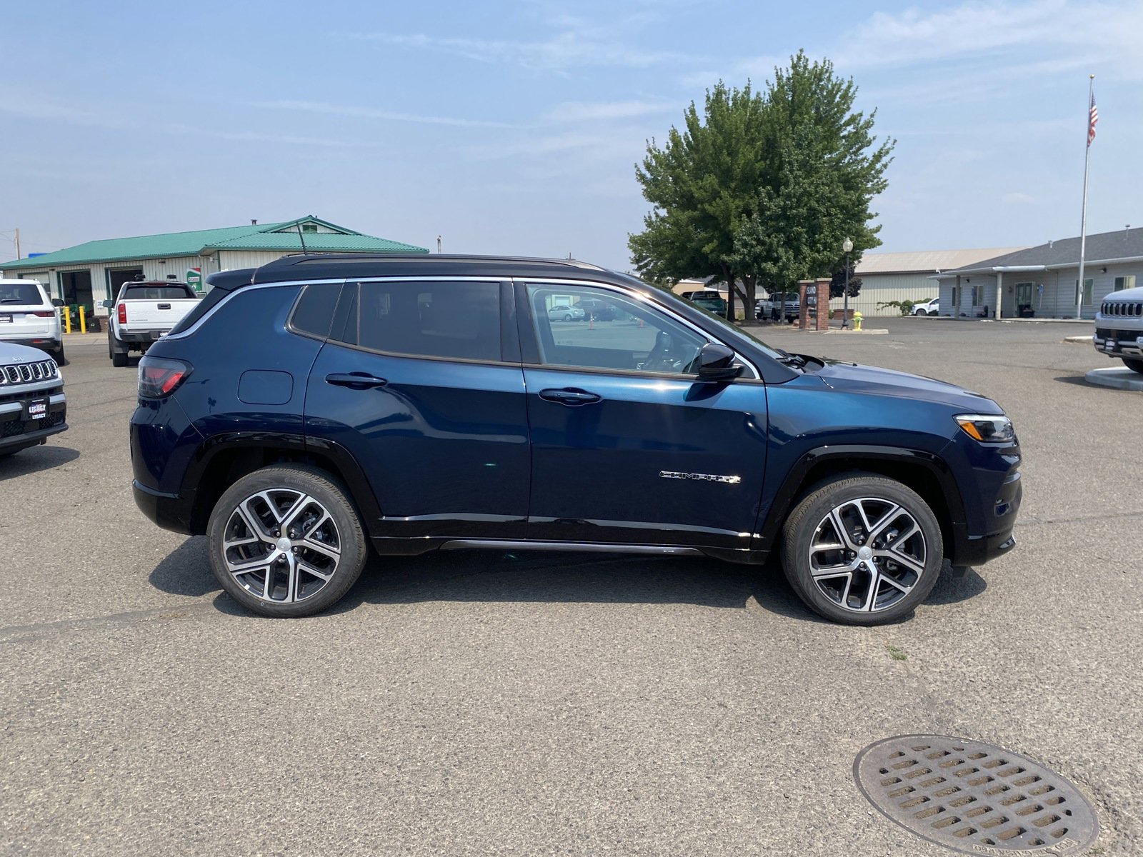 2024 Jeep Compass Limited photo 2