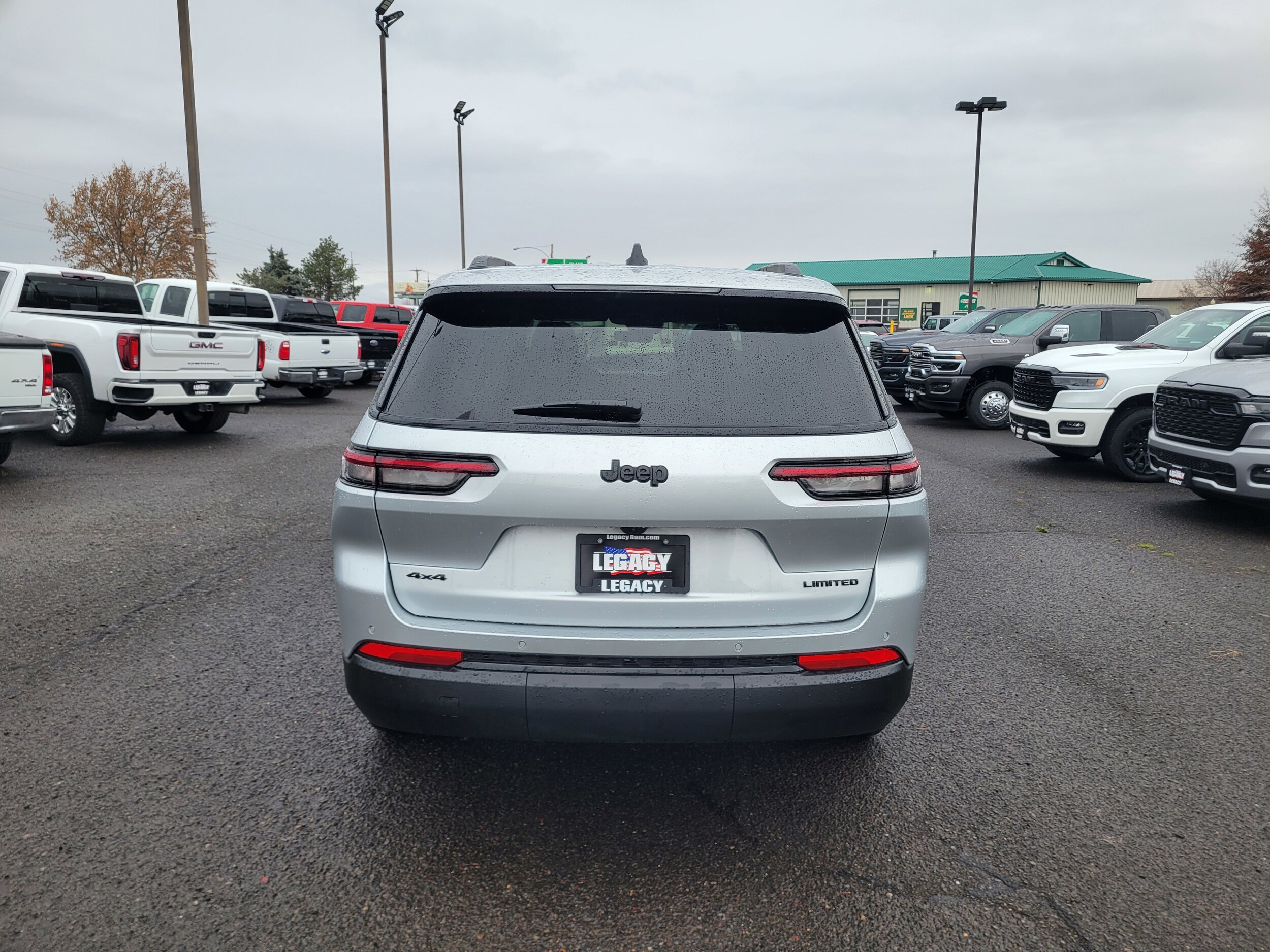 2025 Jeep Grand Cherokee Limited photo 4