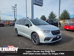 2026 Chrysler Pacifica LIMITED AWD Passenger Van