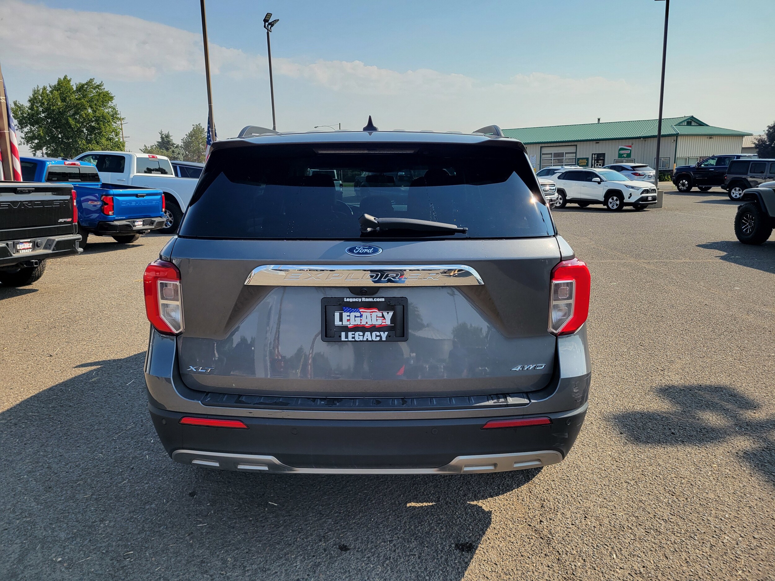 2023 Ford Explorer XLT photo 4