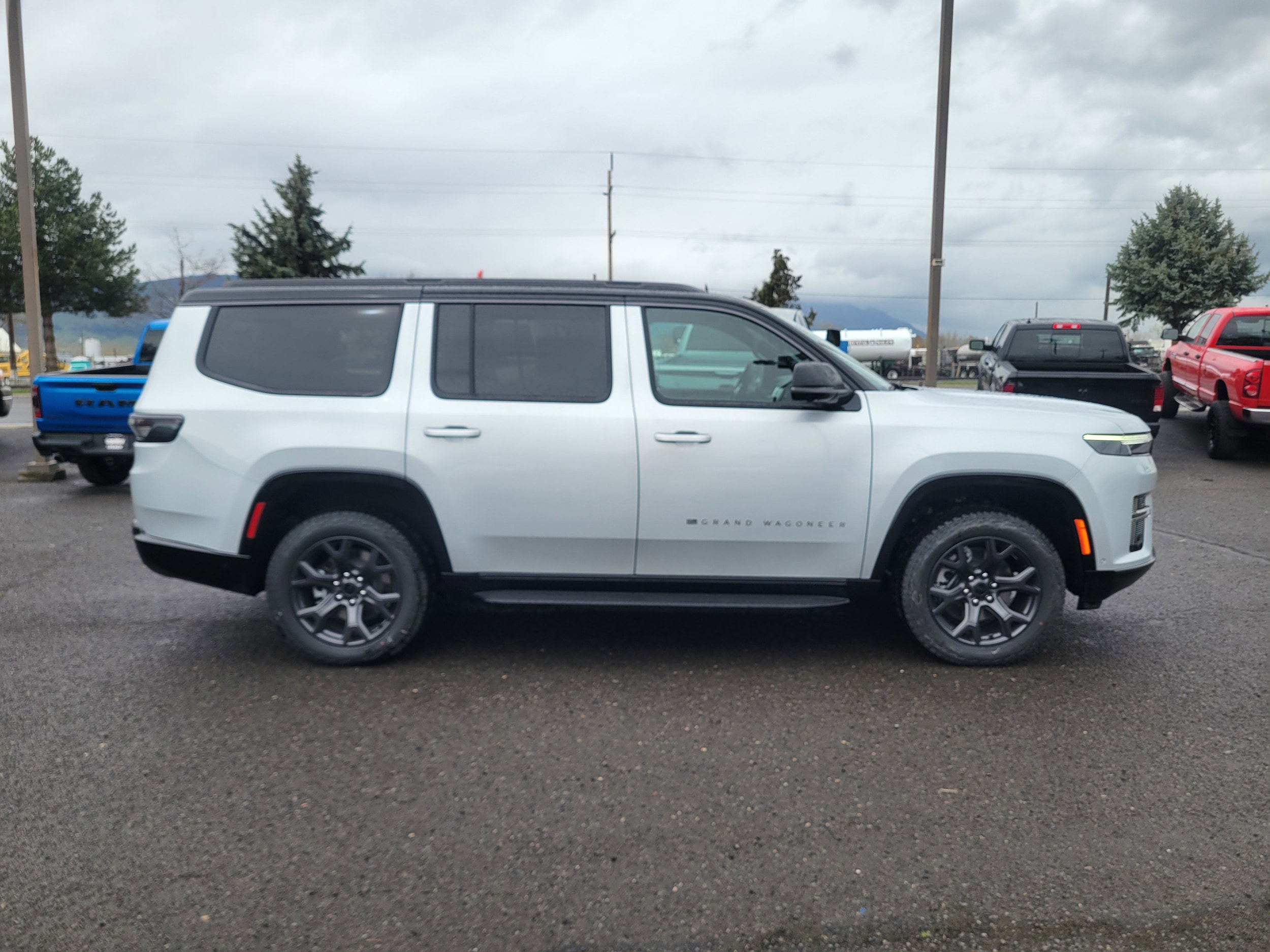 View vehicle photo 2