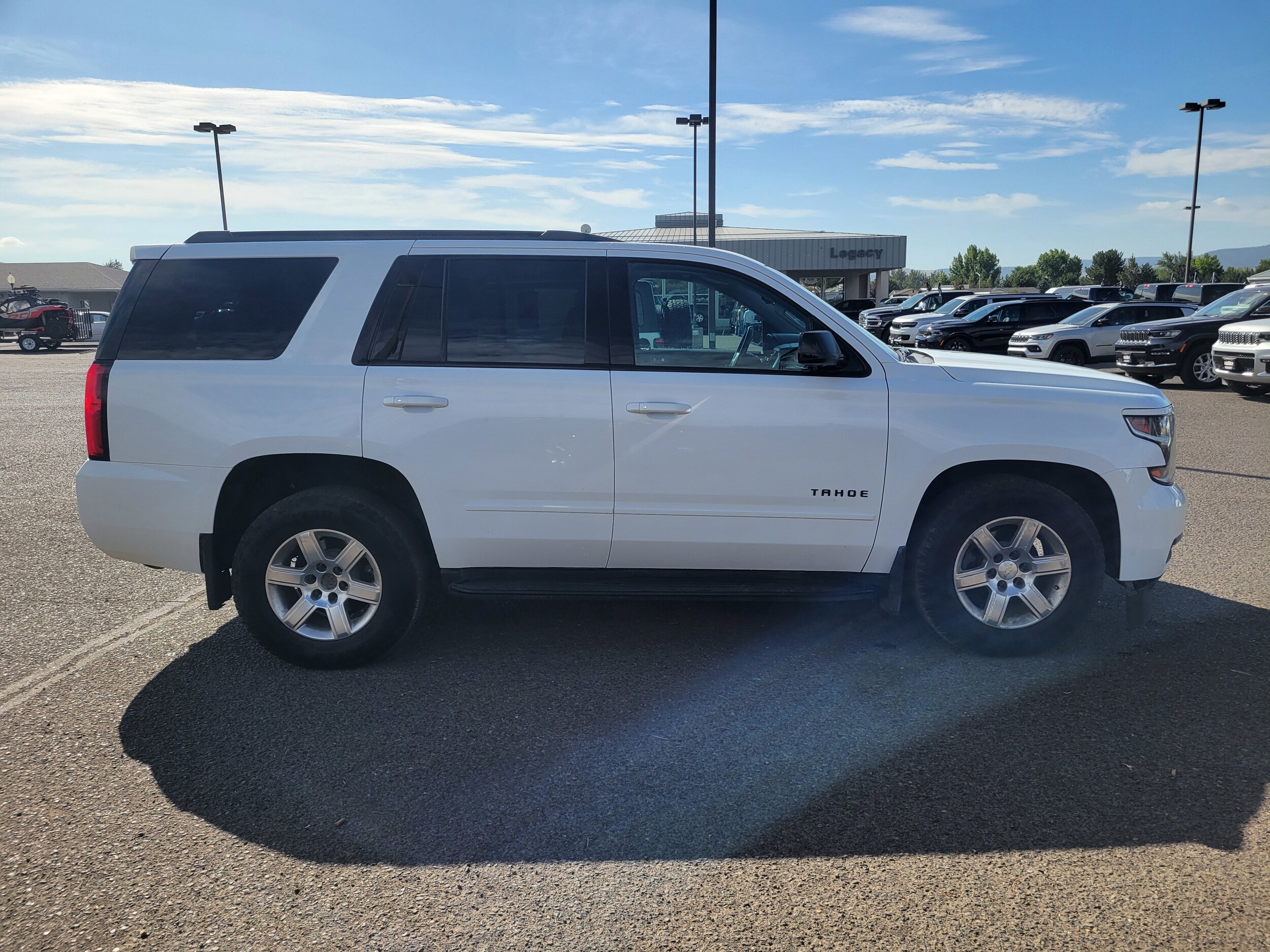2019 Chevrolet Tahoe Premier photo 2