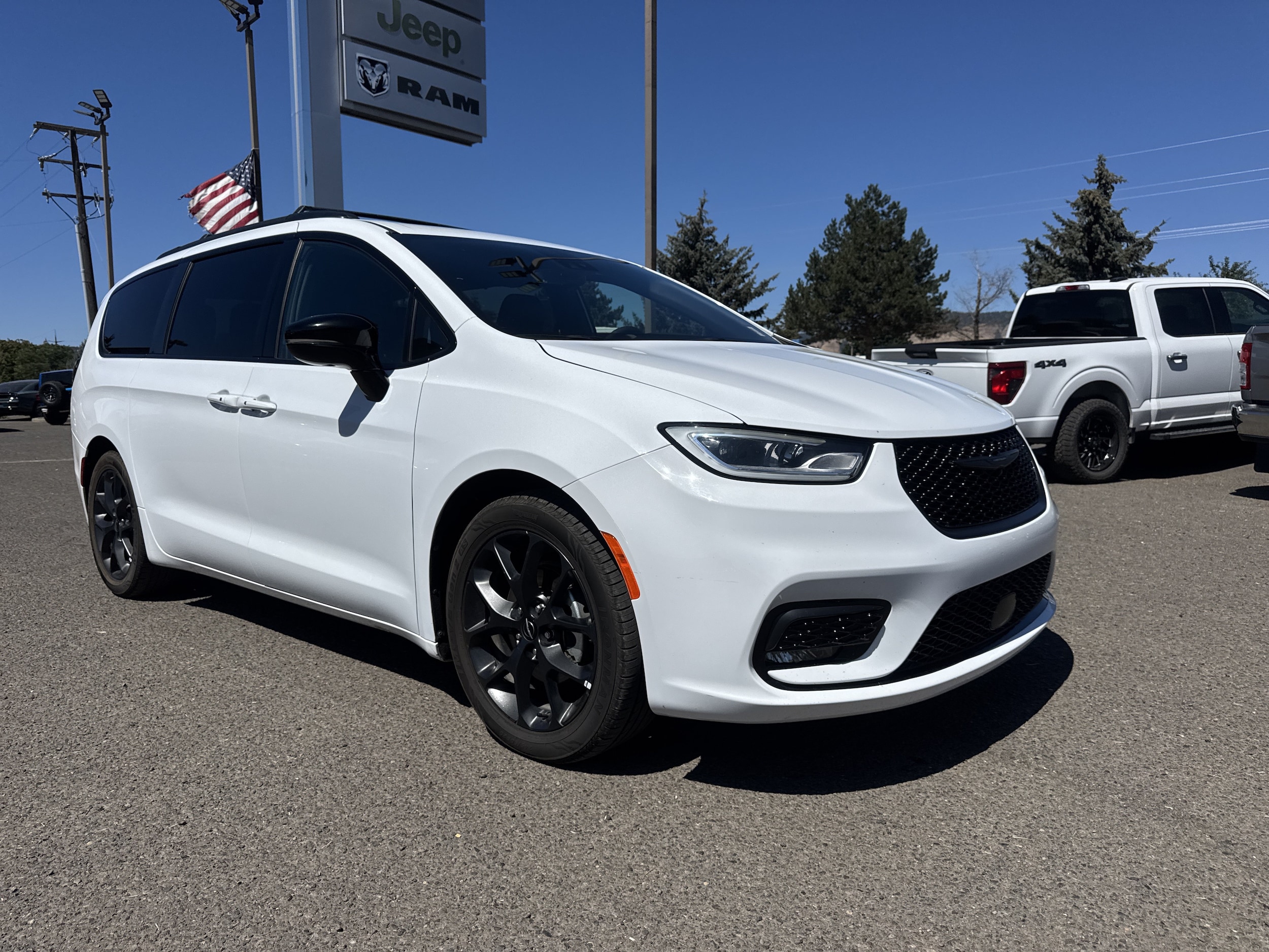 2025 Chrysler Pacifica