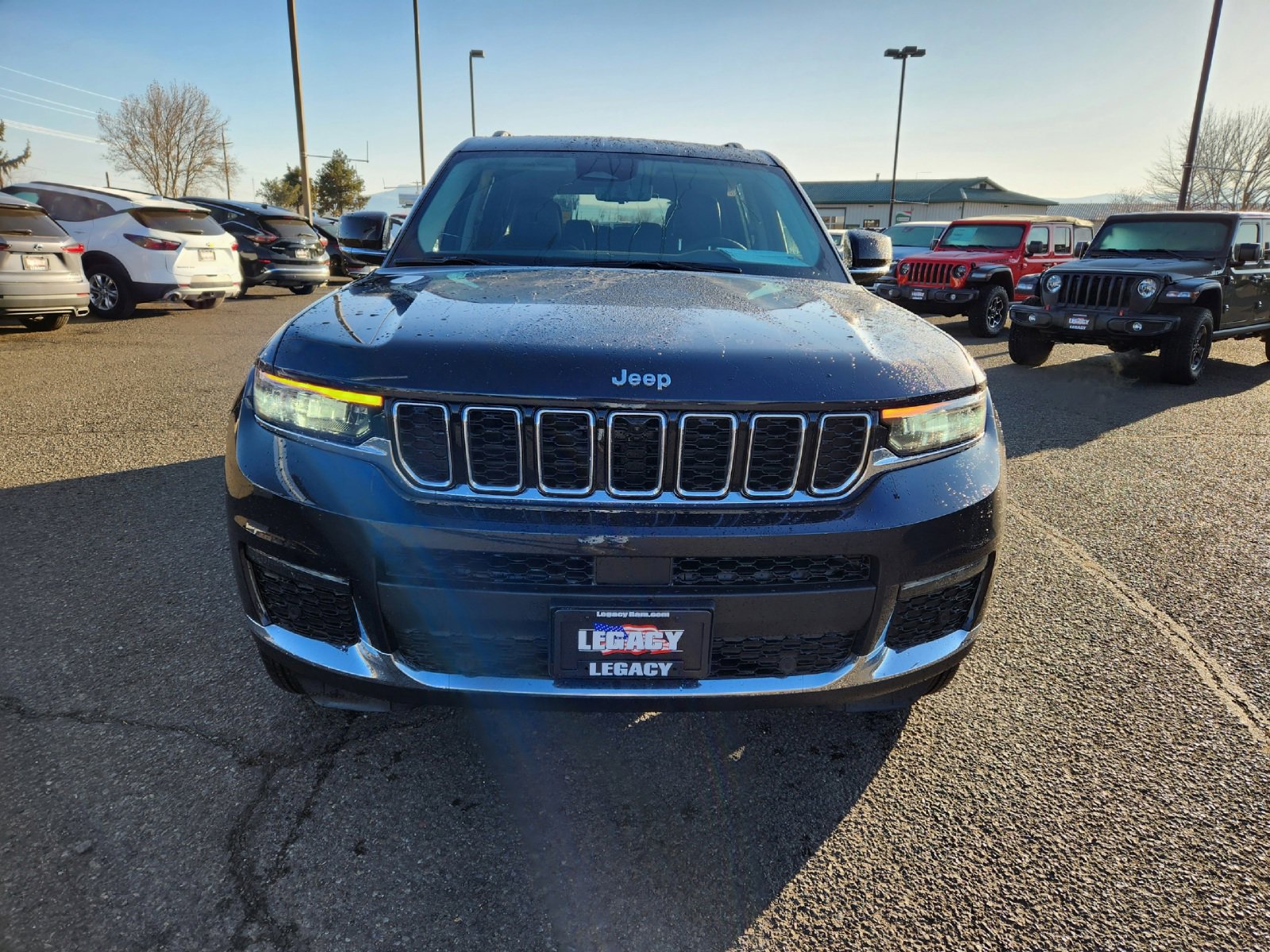 2023 Jeep Grand Cherokee L photo 2