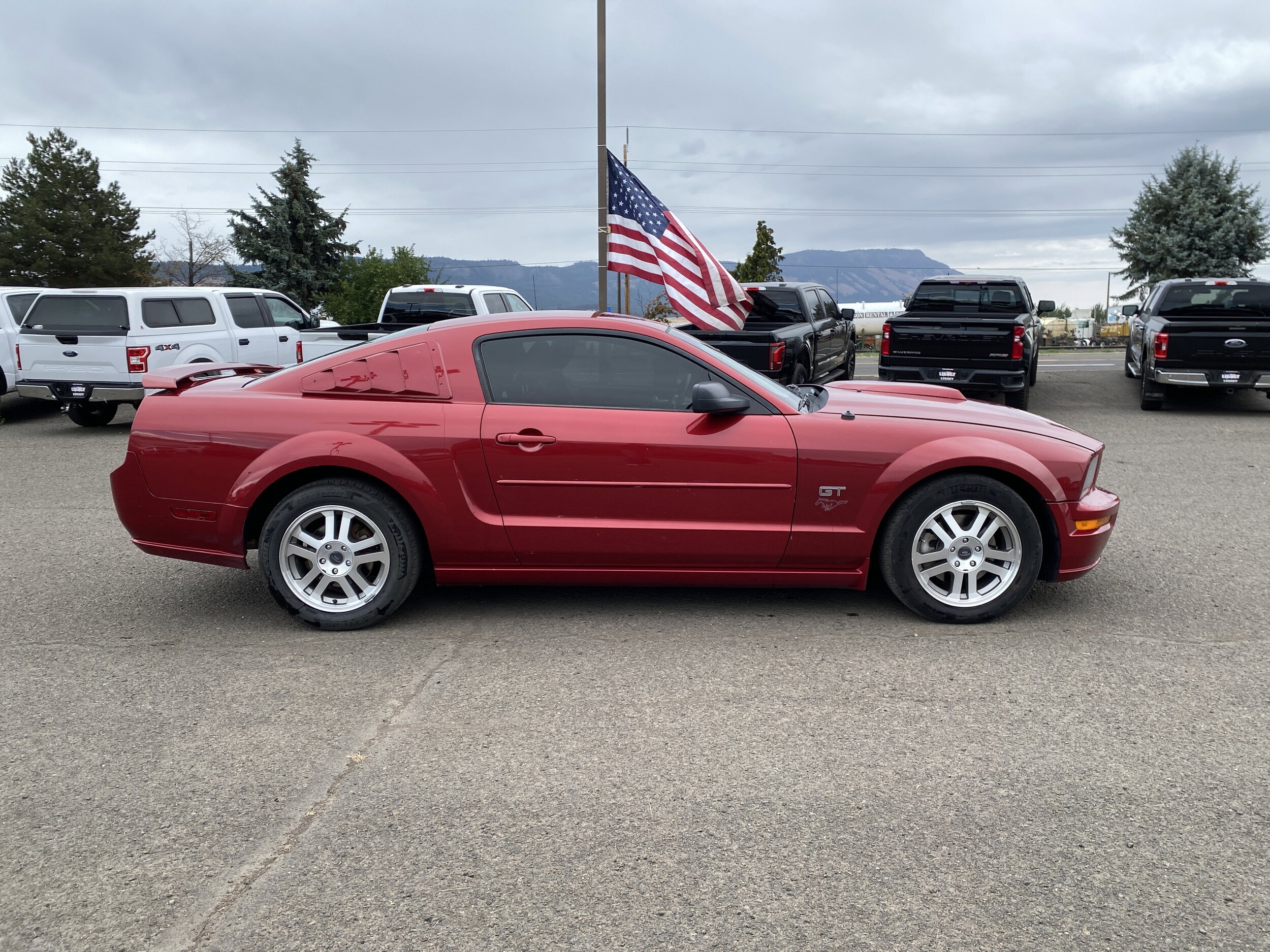 2005 Ford Mustang GT photo 2