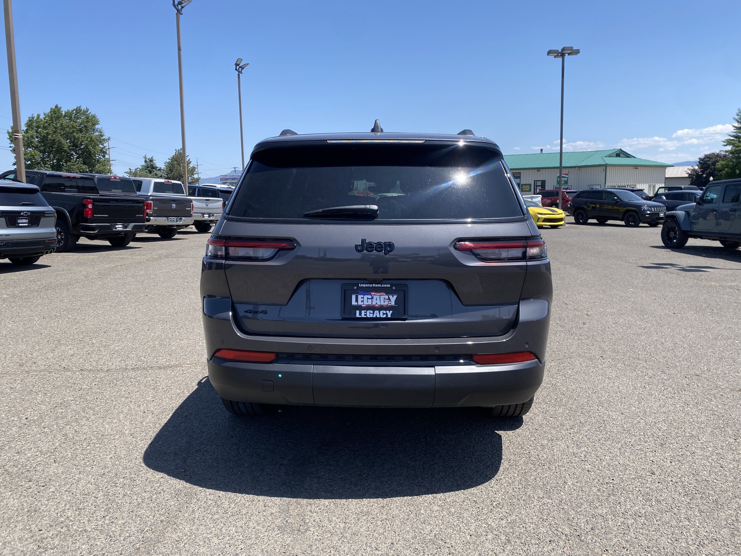 2025 Jeep Grand Cherokee L Summit Reserve photo 4