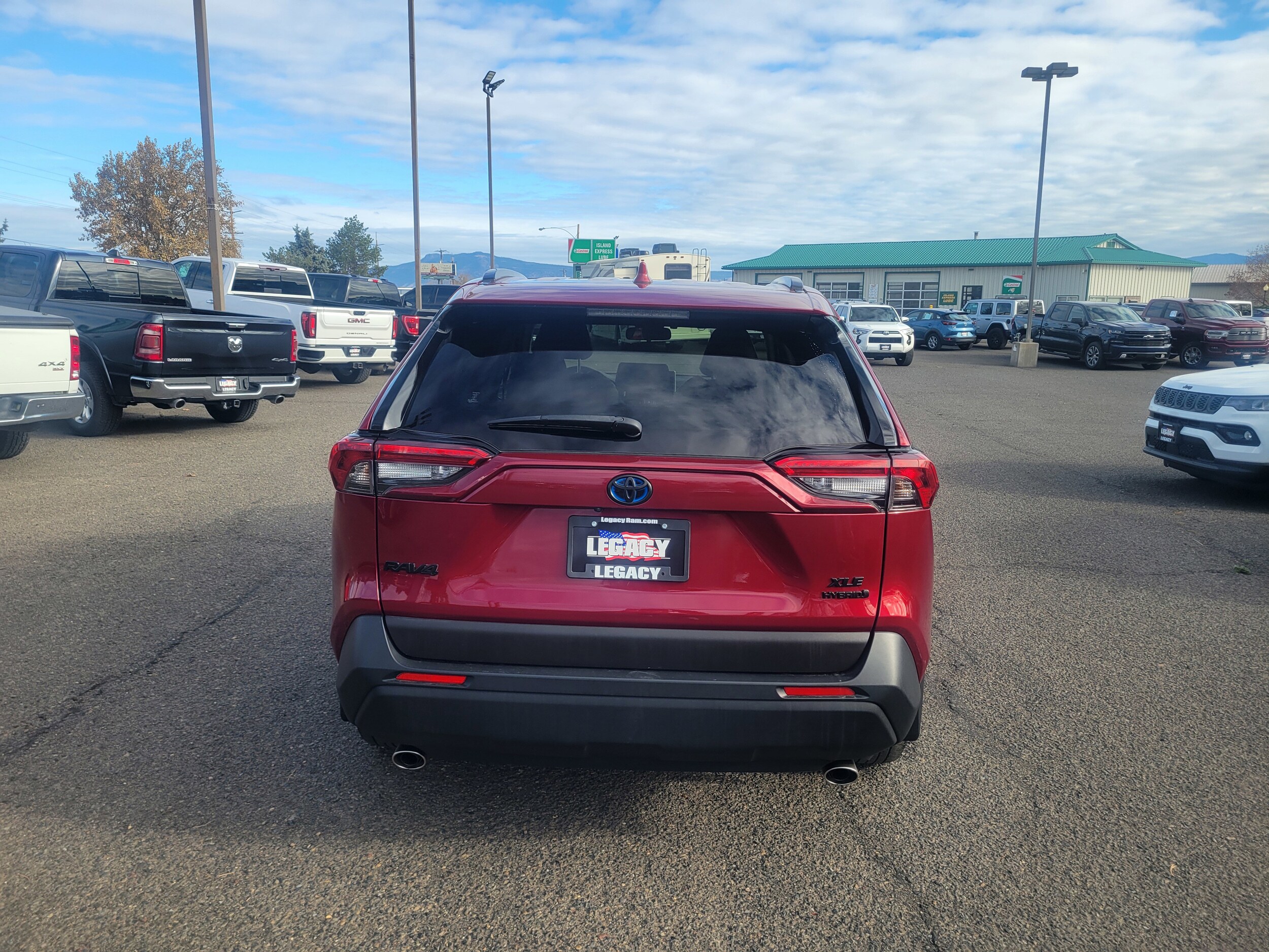 2024 Toyota RAV4 Hybrid XLE Premium photo 4