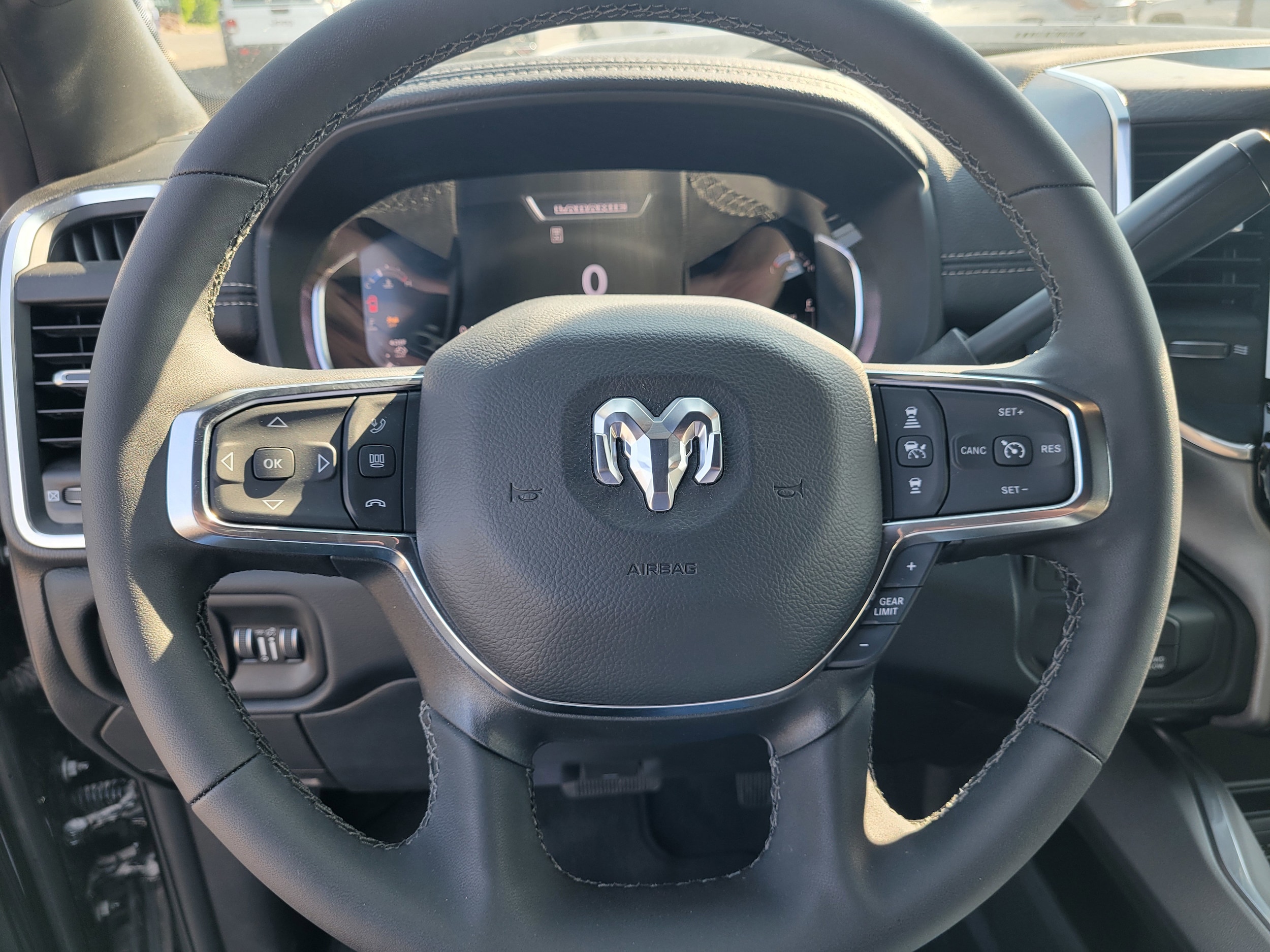2025 RAM 2500 Laramie - Photo 8