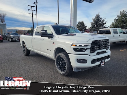 2026 Ram 3500 LIMITED CREW CAB 4X4 8' BOX Pickup
