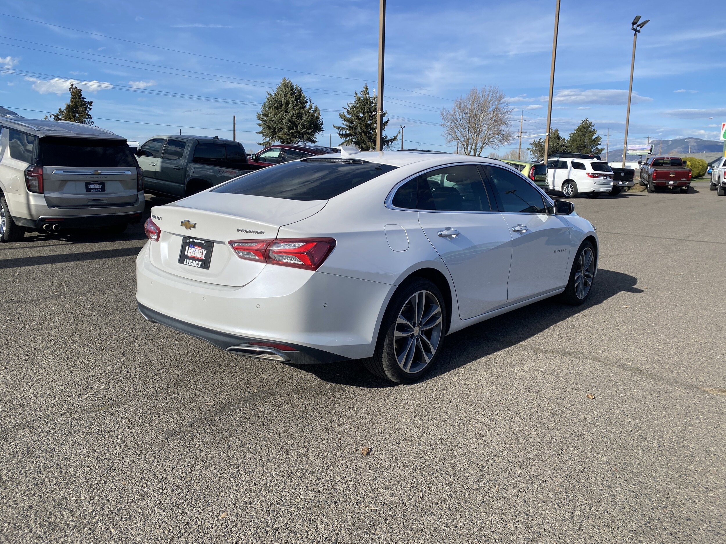 2019 Chevrolet Malibu Premier photo 3