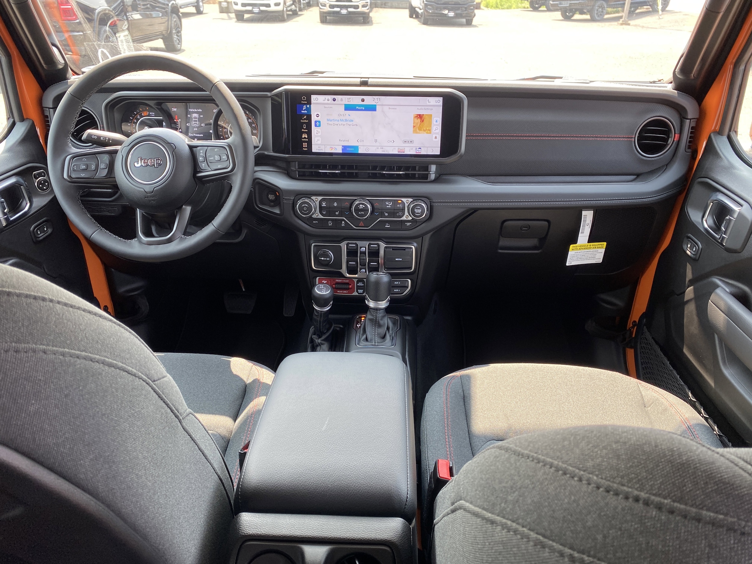 2025 Jeep Wrangler 4-Door Rubicon - Photo 17