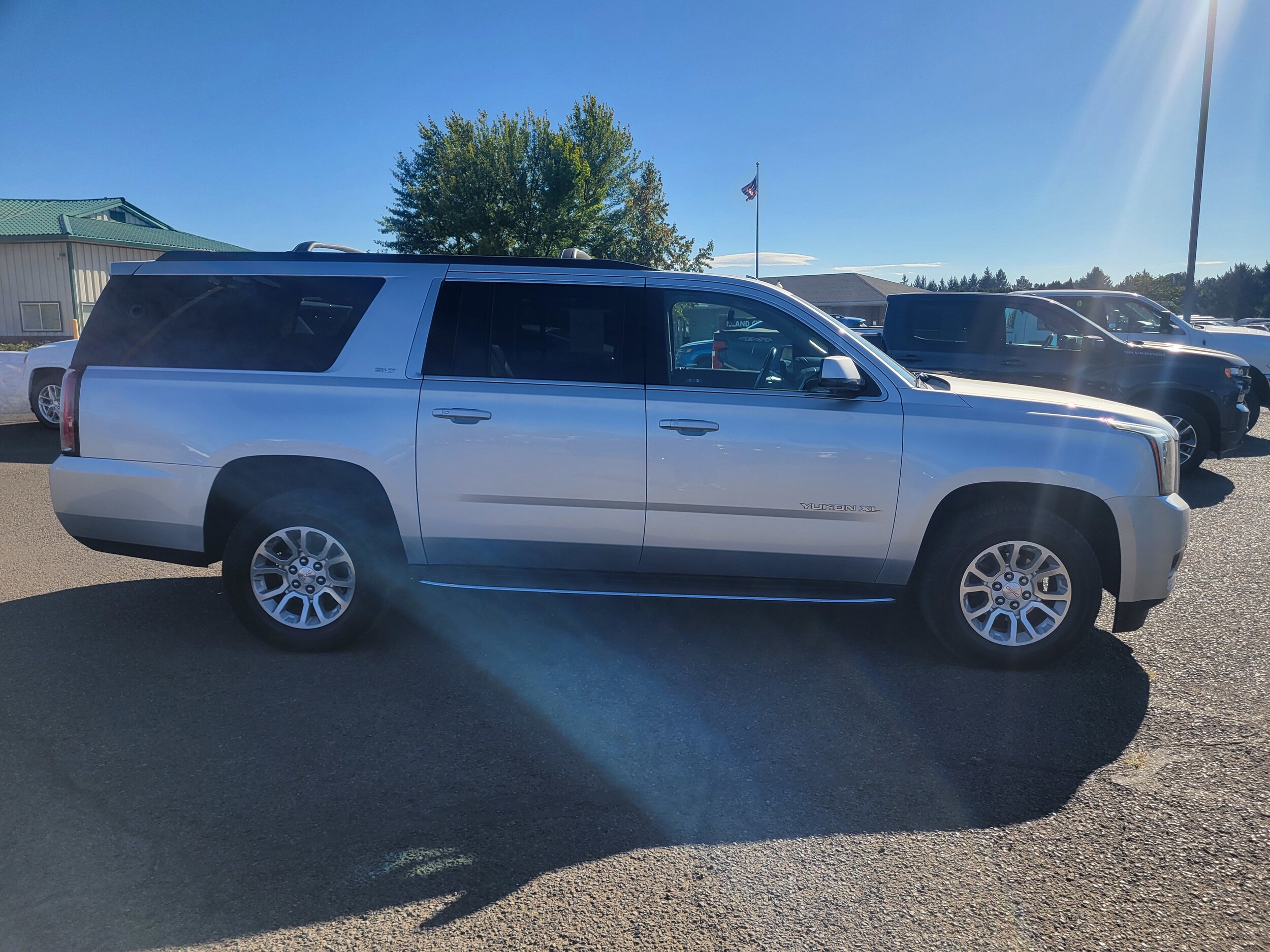 2019 Gmc Yukon XL SLT photo 2