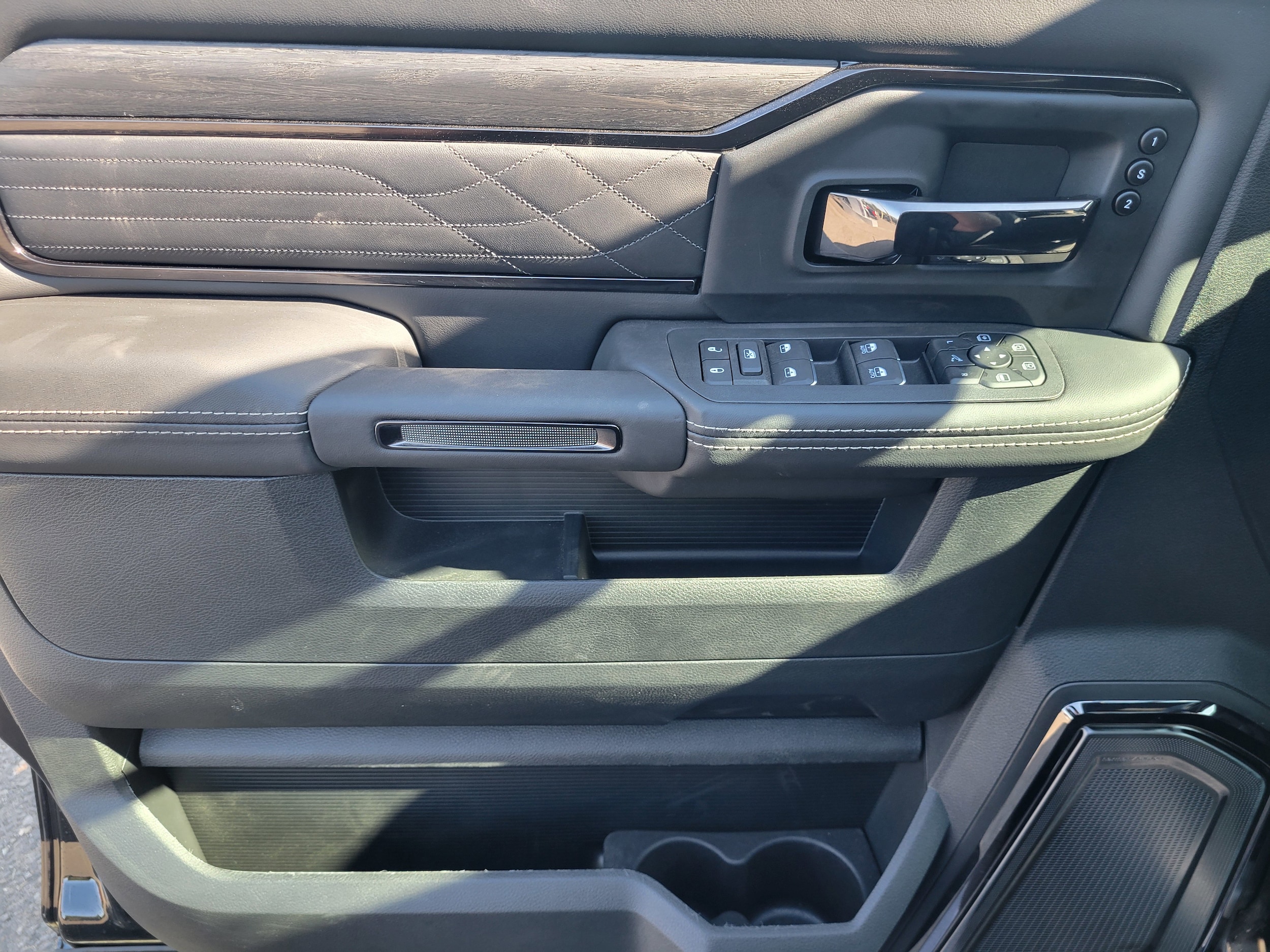 2026 RAM 2500 Limited - Photo 23