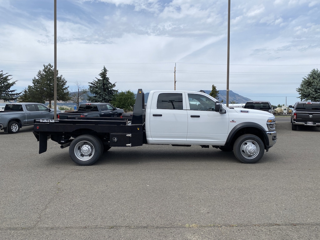New 2025 Ram 4500 Chassis Cab 4500 TRADESMAN CHASSIS CREW CAB 4X4 60' CA Pickup