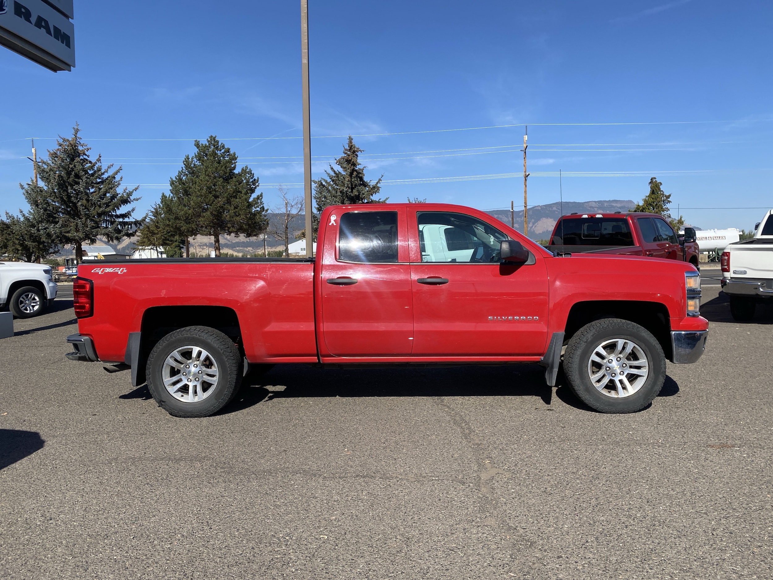 Used 2014 Chevrolet Silverado 1500 LT with VIN 1GCVKREC2EZ146703 for sale in Island City, OR