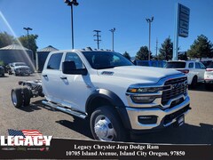 2026 Ram 5500 Chassis Cab TRADESMAN  CREW  4X4 84' CA Pickup