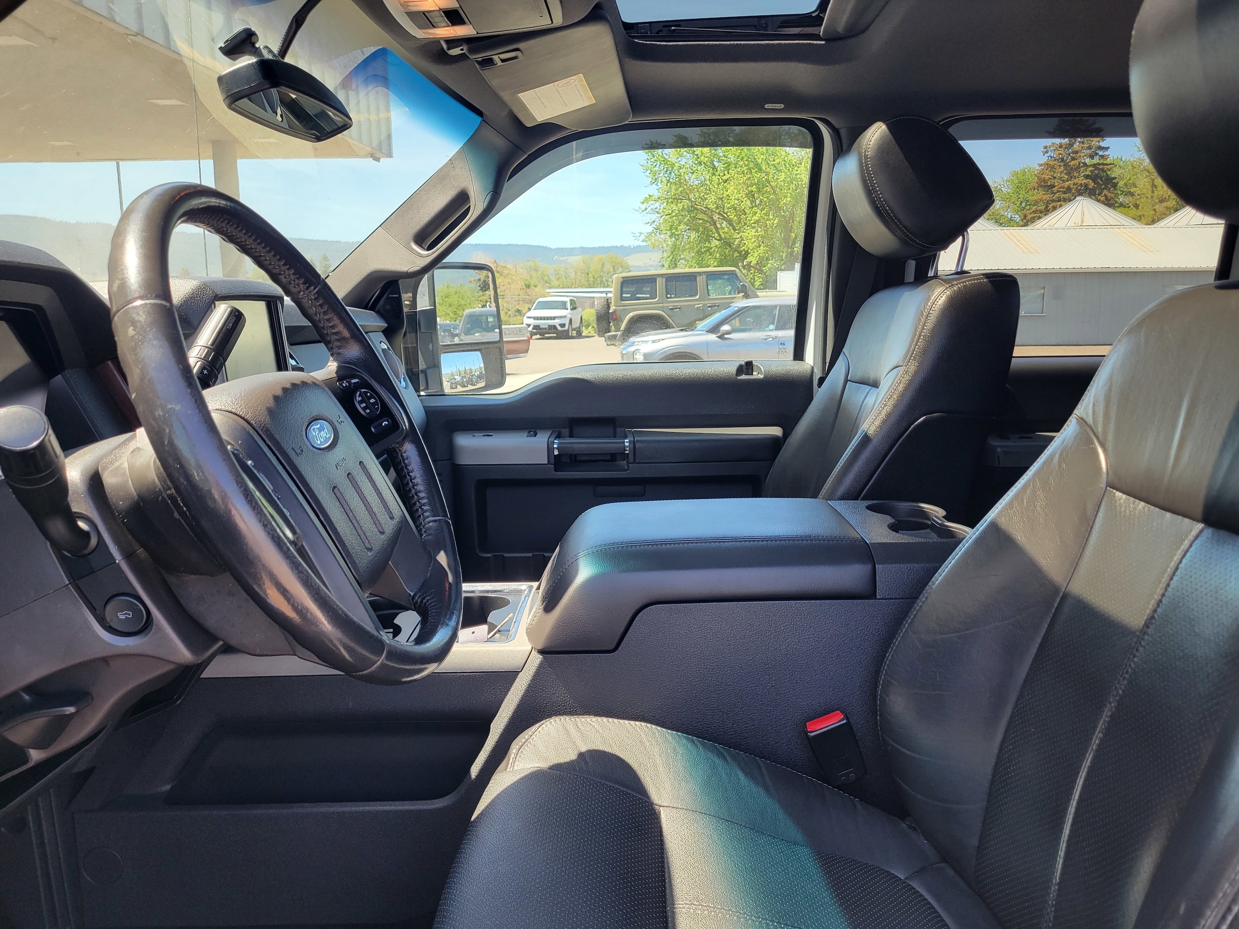 View vehicle photo 7