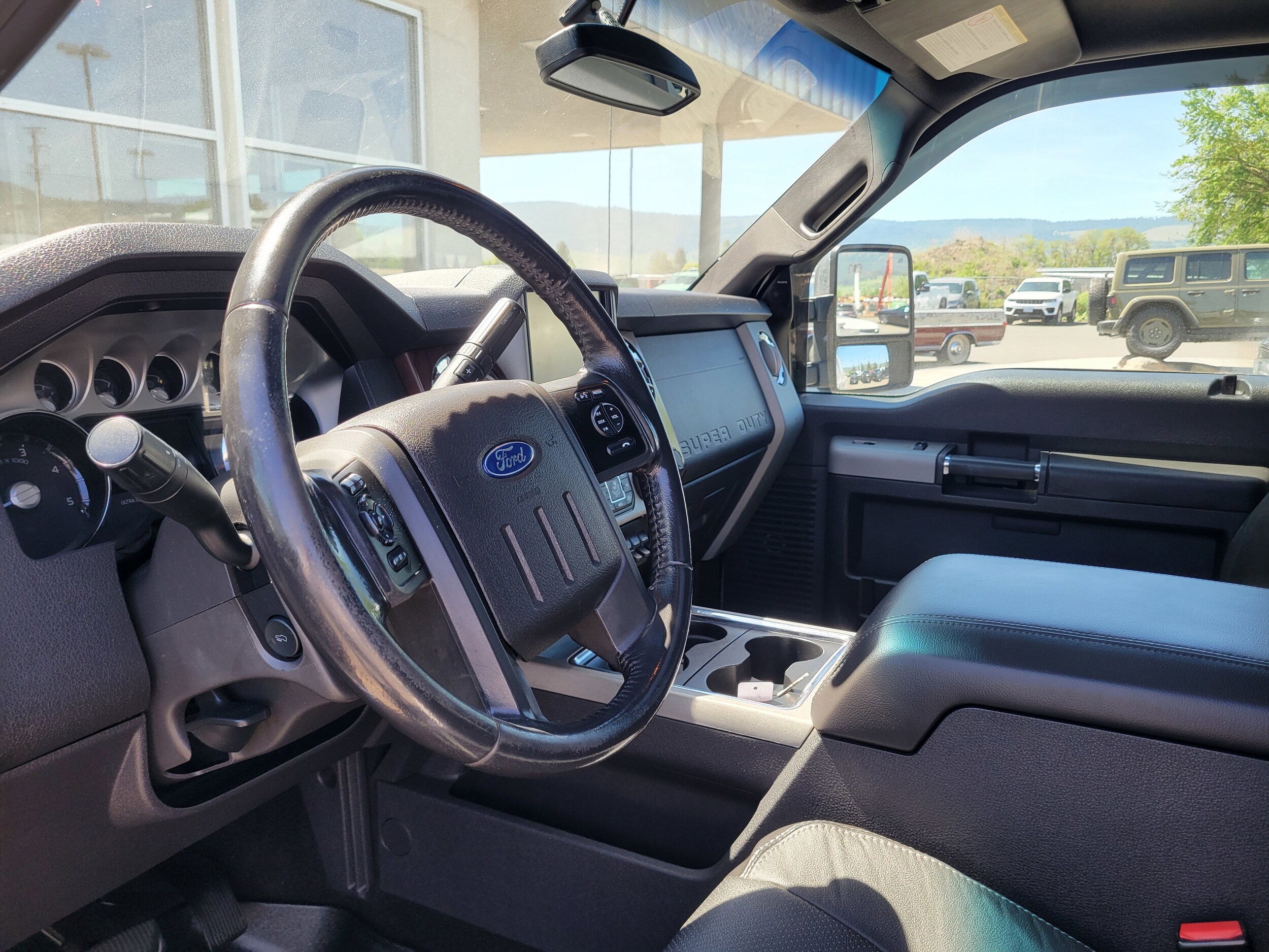 View vehicle photo 6