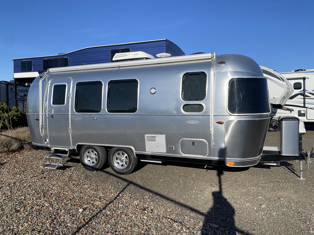 Used 2019 Airstream Flying Cloud 23FB