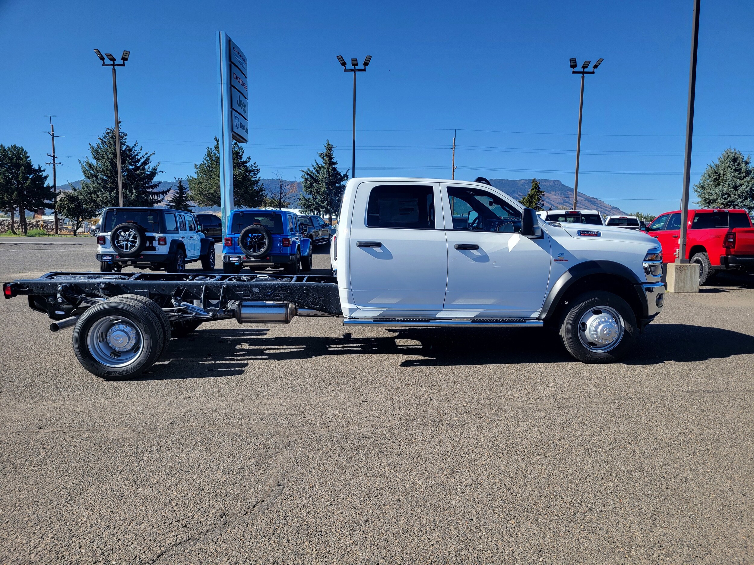 2026 Ram 5500 Tradesman photo 2