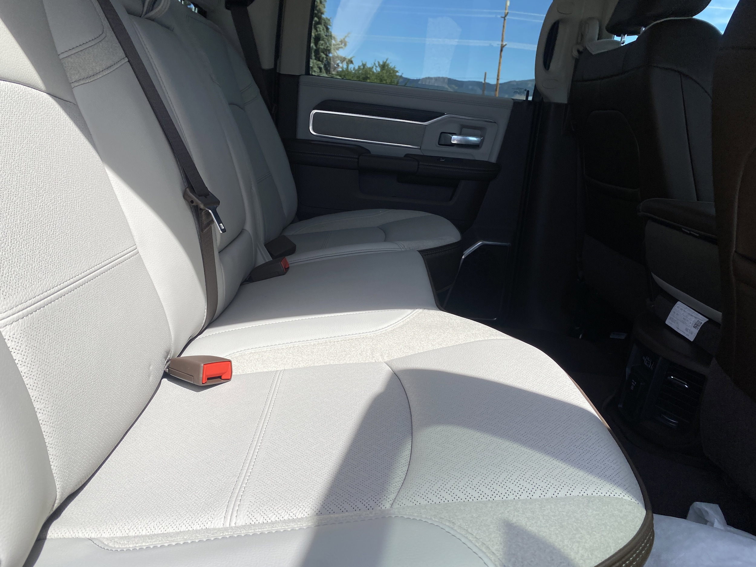 2025 RAM 2500 Laramie - Photo 16