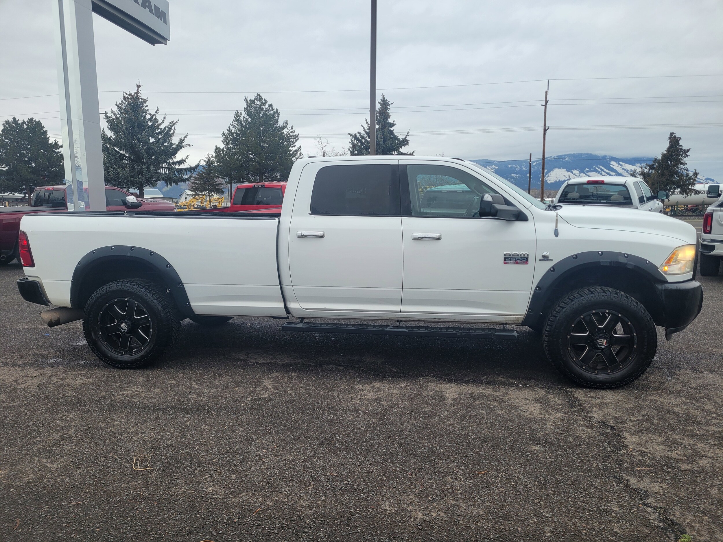 2012 Ram 2500 SLT photo 2