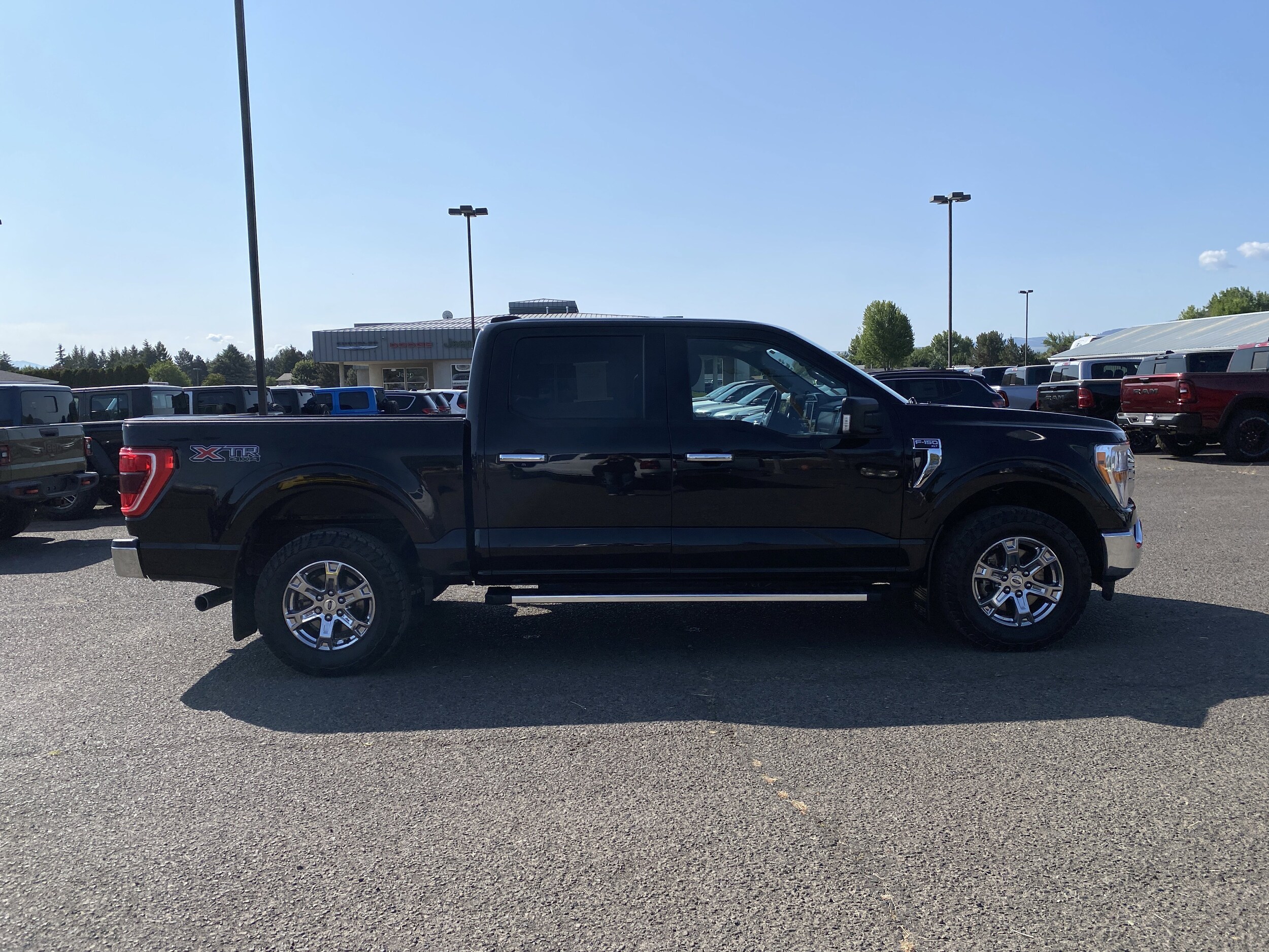 2022 Ford F-150 XLT photo 2