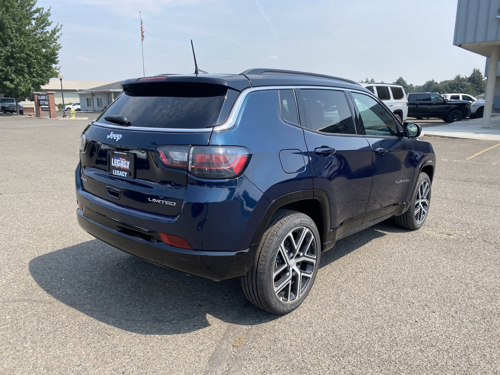 2024 Jeep Compass Limited photo 3