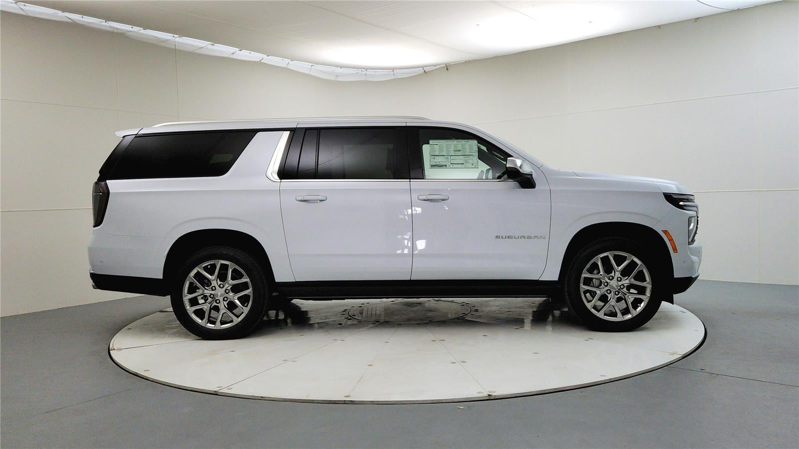2026 Chevrolet Suburban Premier - Photo 8