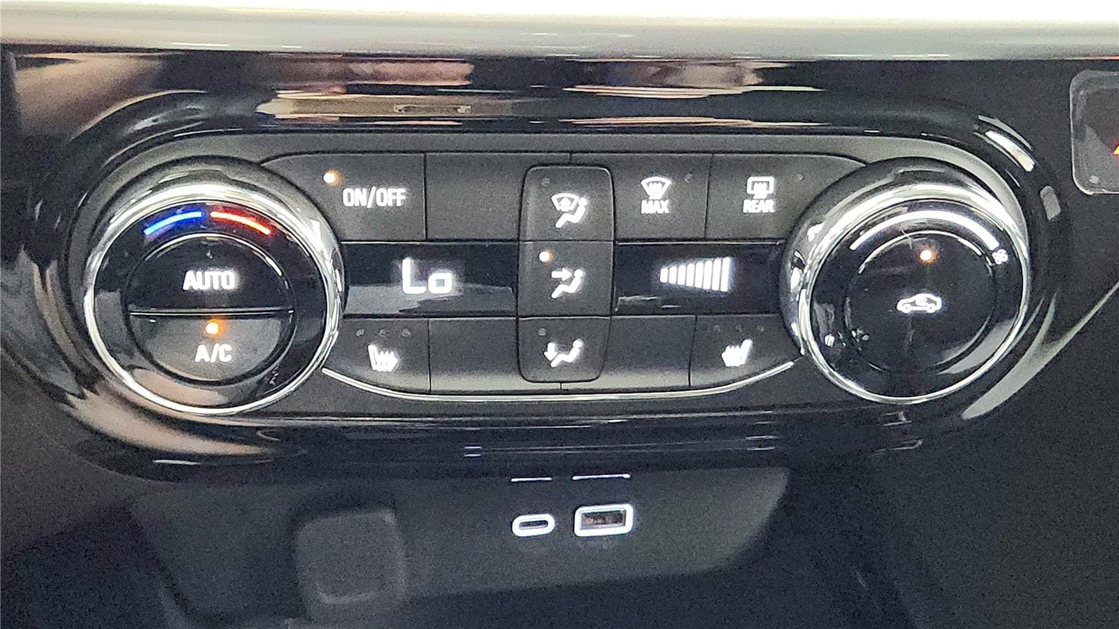 2026 Chevrolet Trax LT - Photo 31