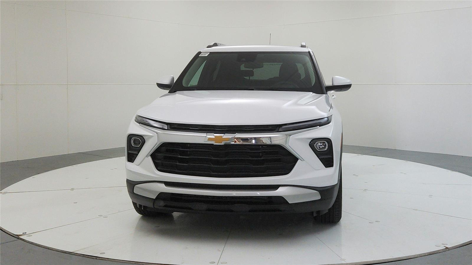 2026 Chevrolet Trailblazer LT photo 2