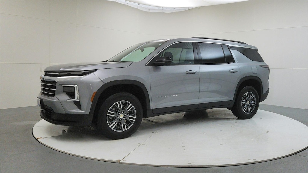Used 2024 Chevrolet Traverse LT SUV