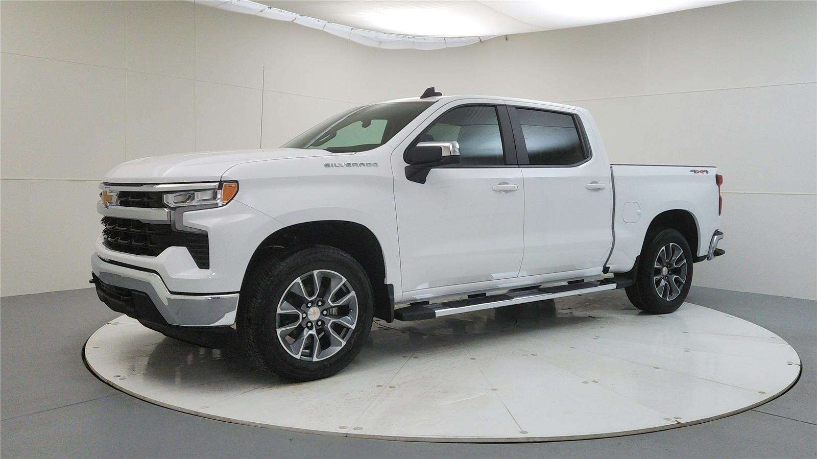 2026 Chevrolet Silverado 1500 LT photo 3